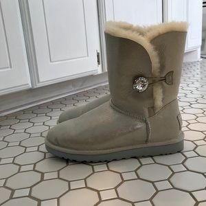 UGG Classic Short boots